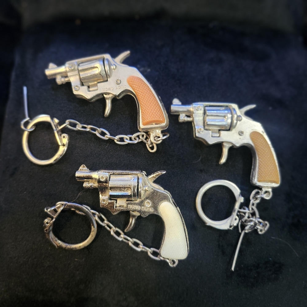 Vintage Revolver Toy Keychain Set - Silver with Brown & Cream Grips